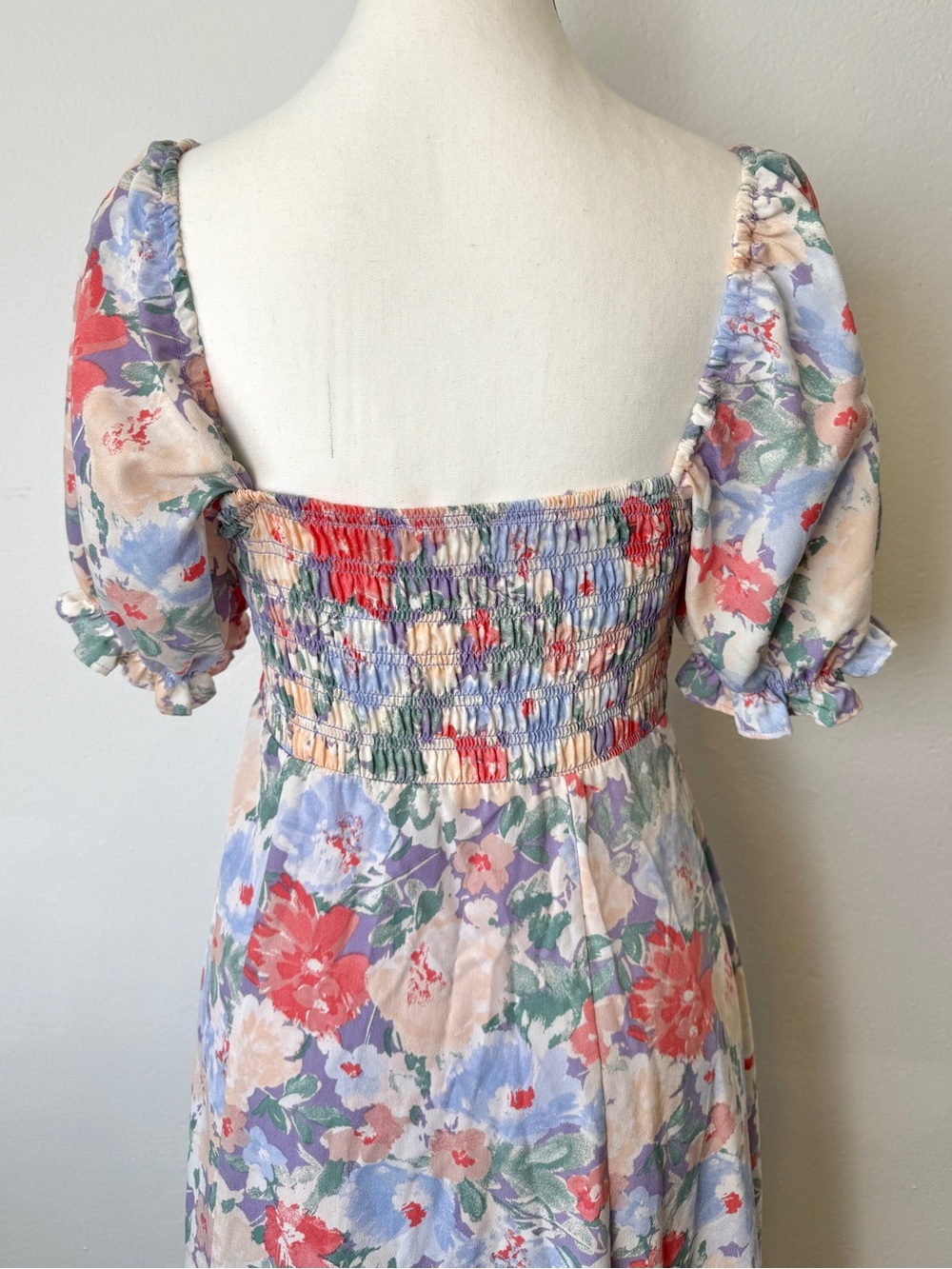 ASTR The Label Size Small Floral Smocked Puff Sleeve Midi Dress - Picture 10 of 12